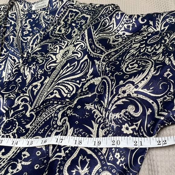Vintage Linda (Lundstrom) for Eaton’s - nice satin robe - navy w ivory - Picture 5 of 5